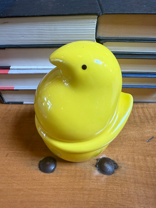 Lemon Pound Cake candle - 6 oz - Yellow Peep Chick Ceramic Vase