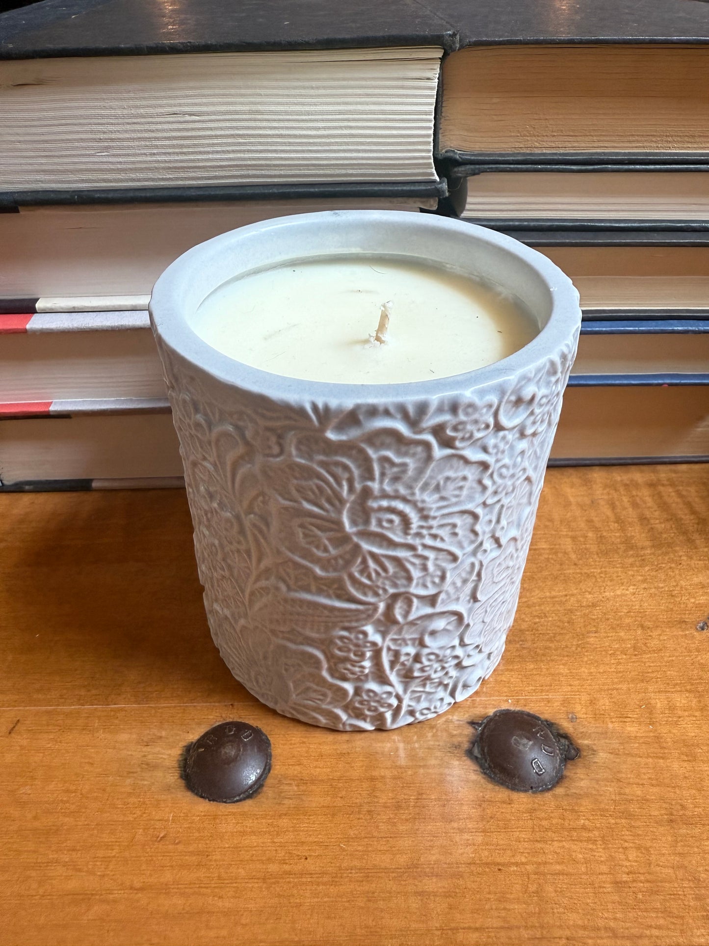 Plumeria Candle - 13 oz - Floral patterned carved ceramic vessel