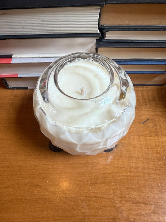 Calla Lily Candle - 24 oz - Crystalline Patterned Globe Vessel