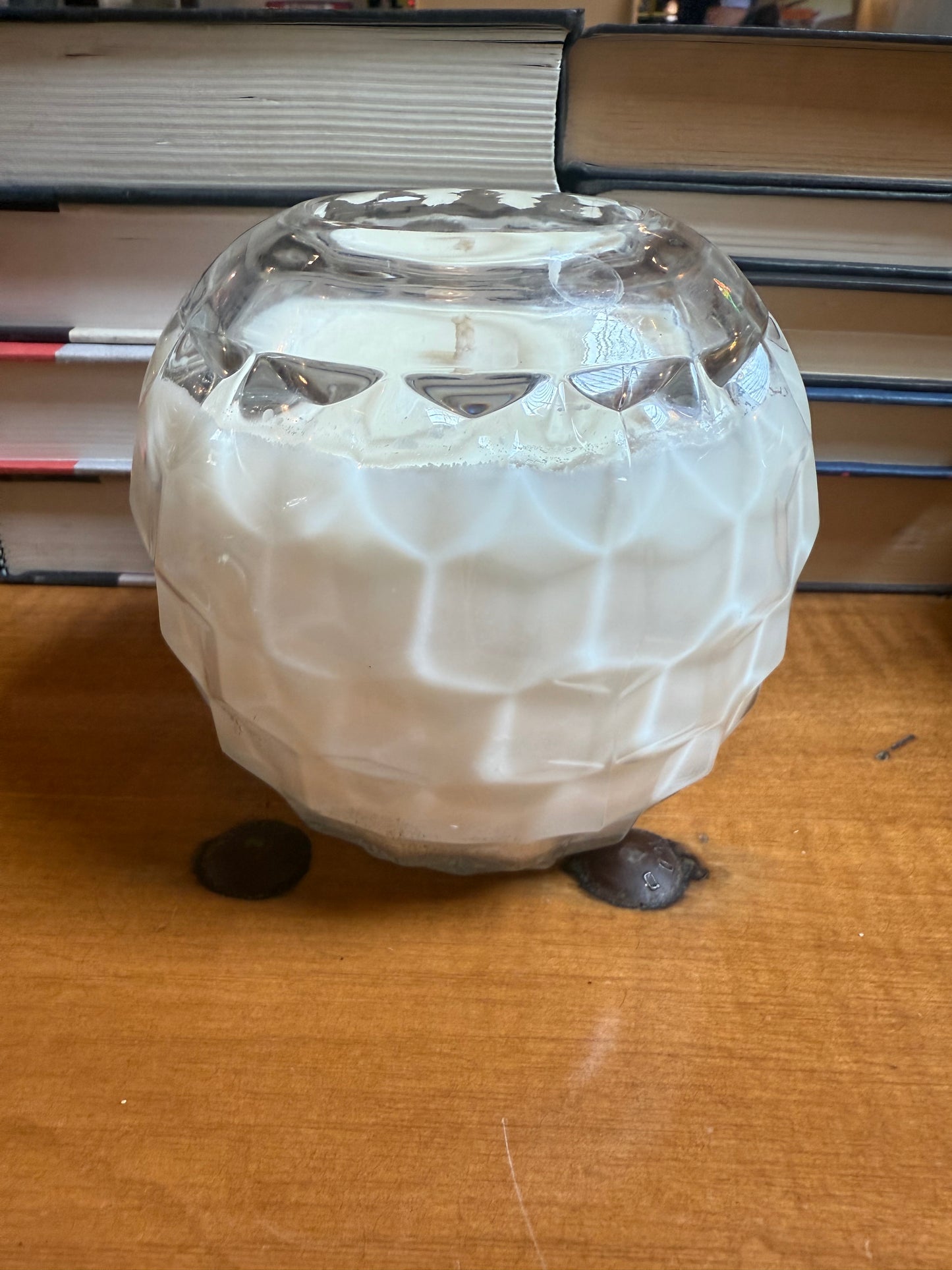 Calla Lily Candle - 24 oz - Crystalline Patterned Globe Vessel