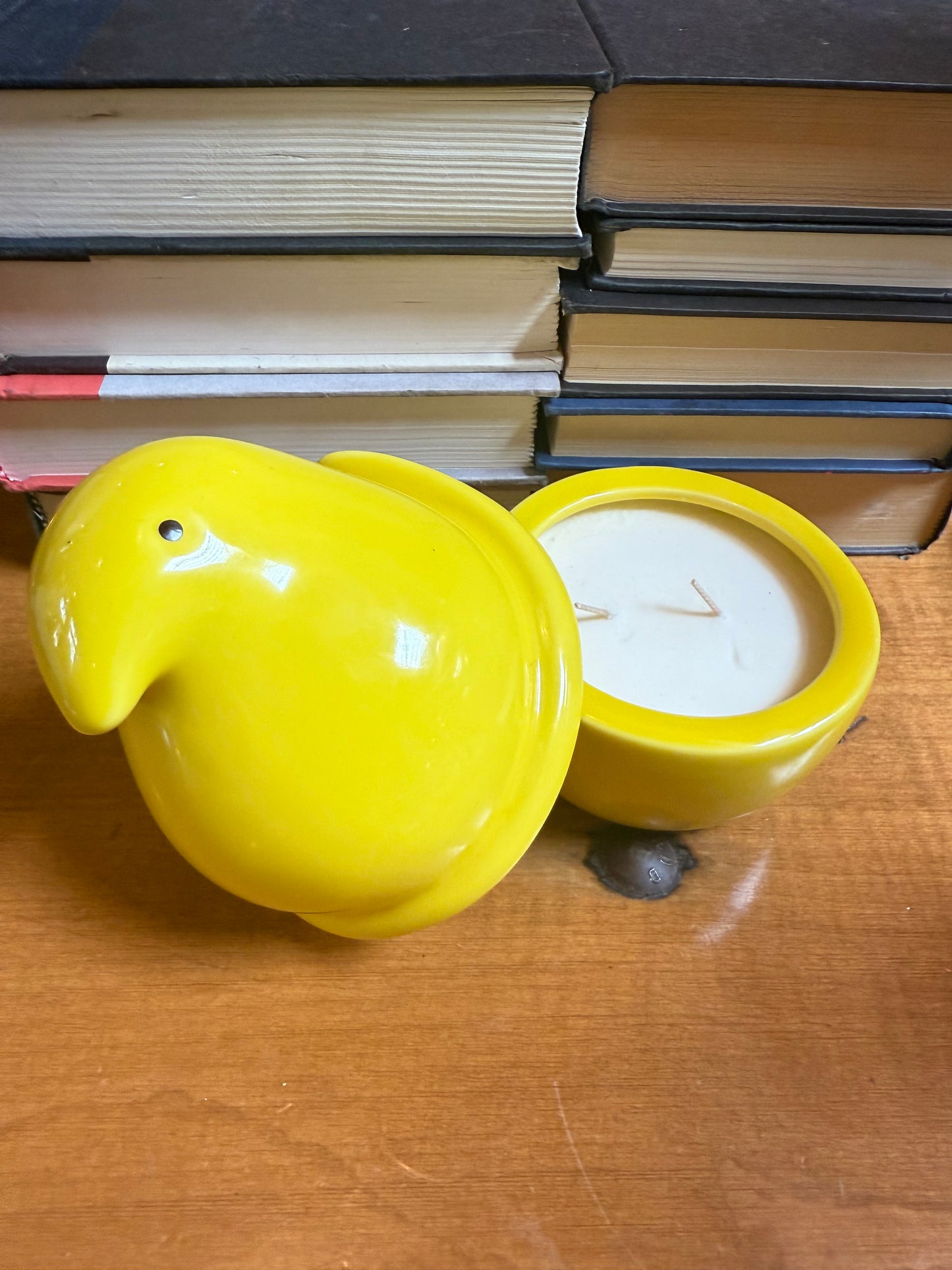 Lemon Pound Cake candle - 6 oz - Yellow Peep Chick Ceramic Vase